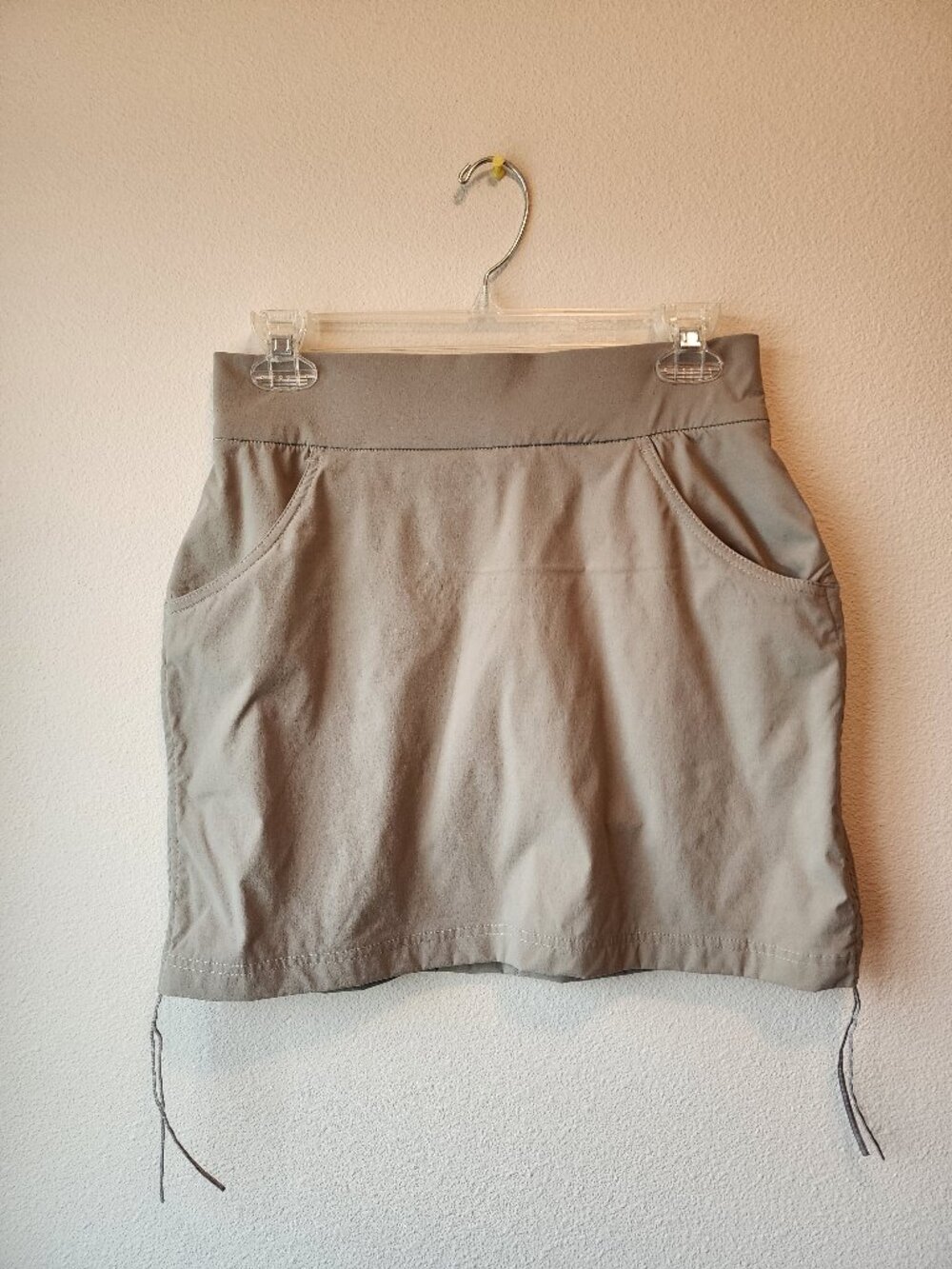 Womens Size Small Columbia Ruched Skirt w/ Shorts Skort Side Pockets Khaki Tan